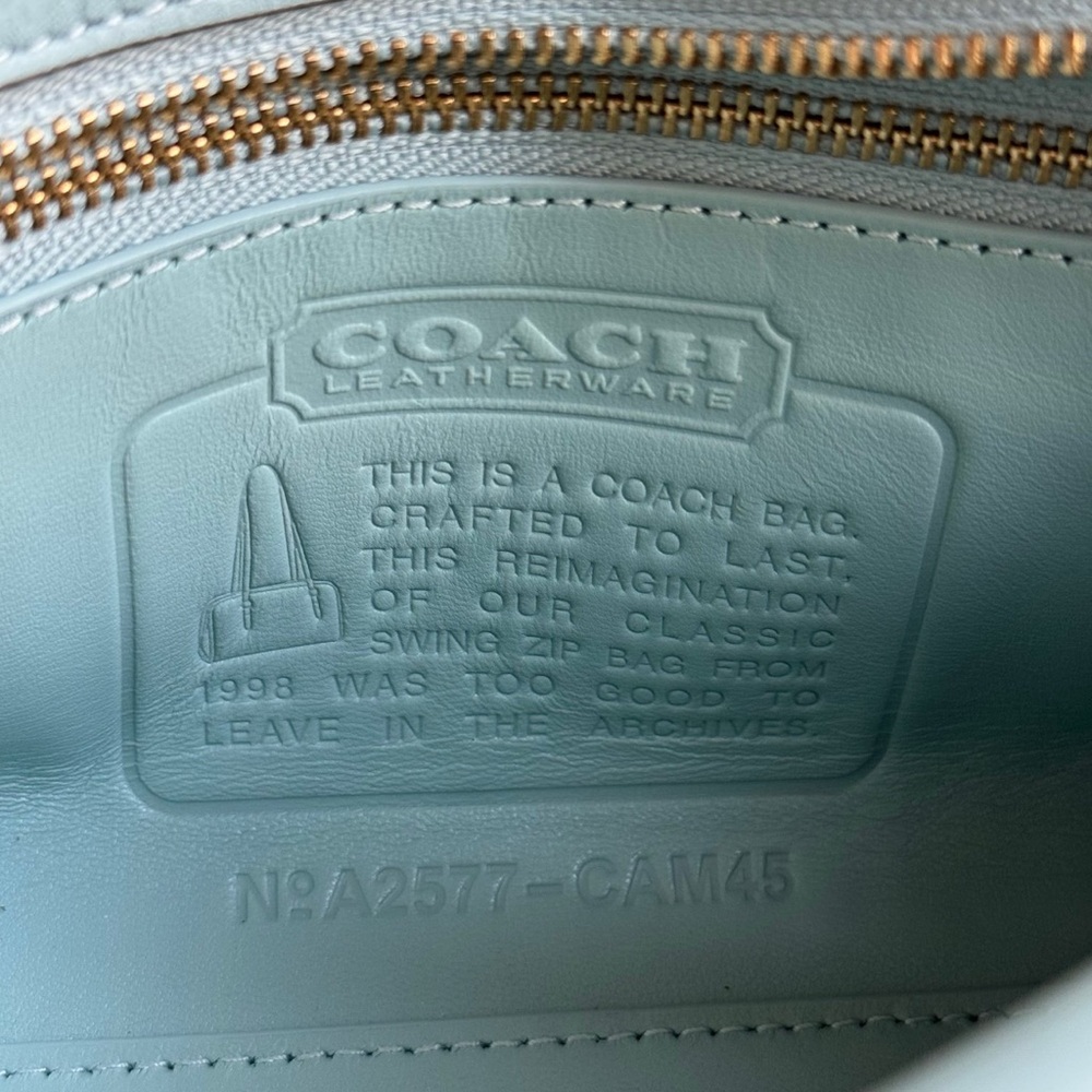 Coach Swing Zip 20 Light Blue in new condition - Picture 4 of 7